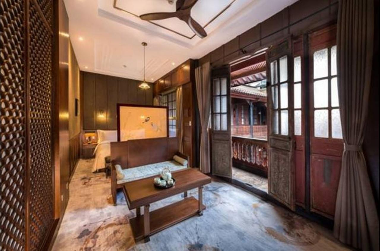 Silver Chest Boutique Hotel Куньмин Экстерьер фото