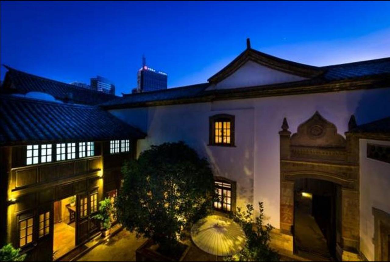 Silver Chest Boutique Hotel Куньмин Экстерьер фото